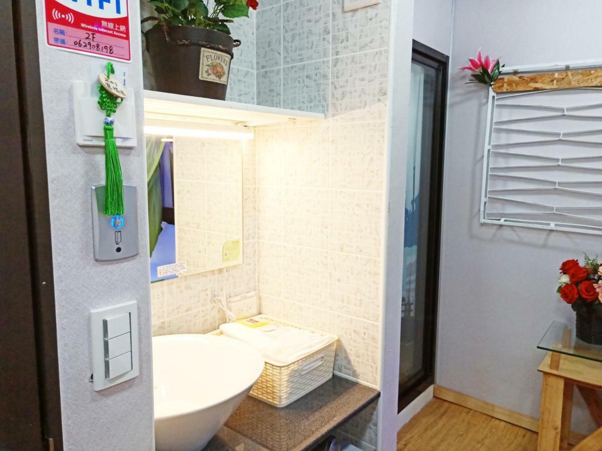 Woju Homestay Tainan Exterior foto