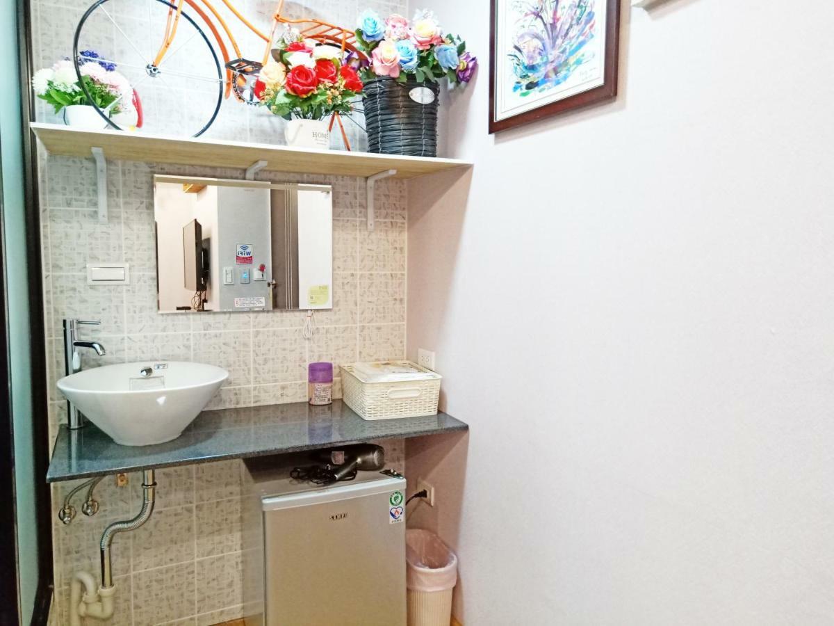 Woju Homestay Tainan Exterior foto